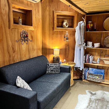 Tree House Lodge Bed & Breakfast Cheviot エクステリア 写真