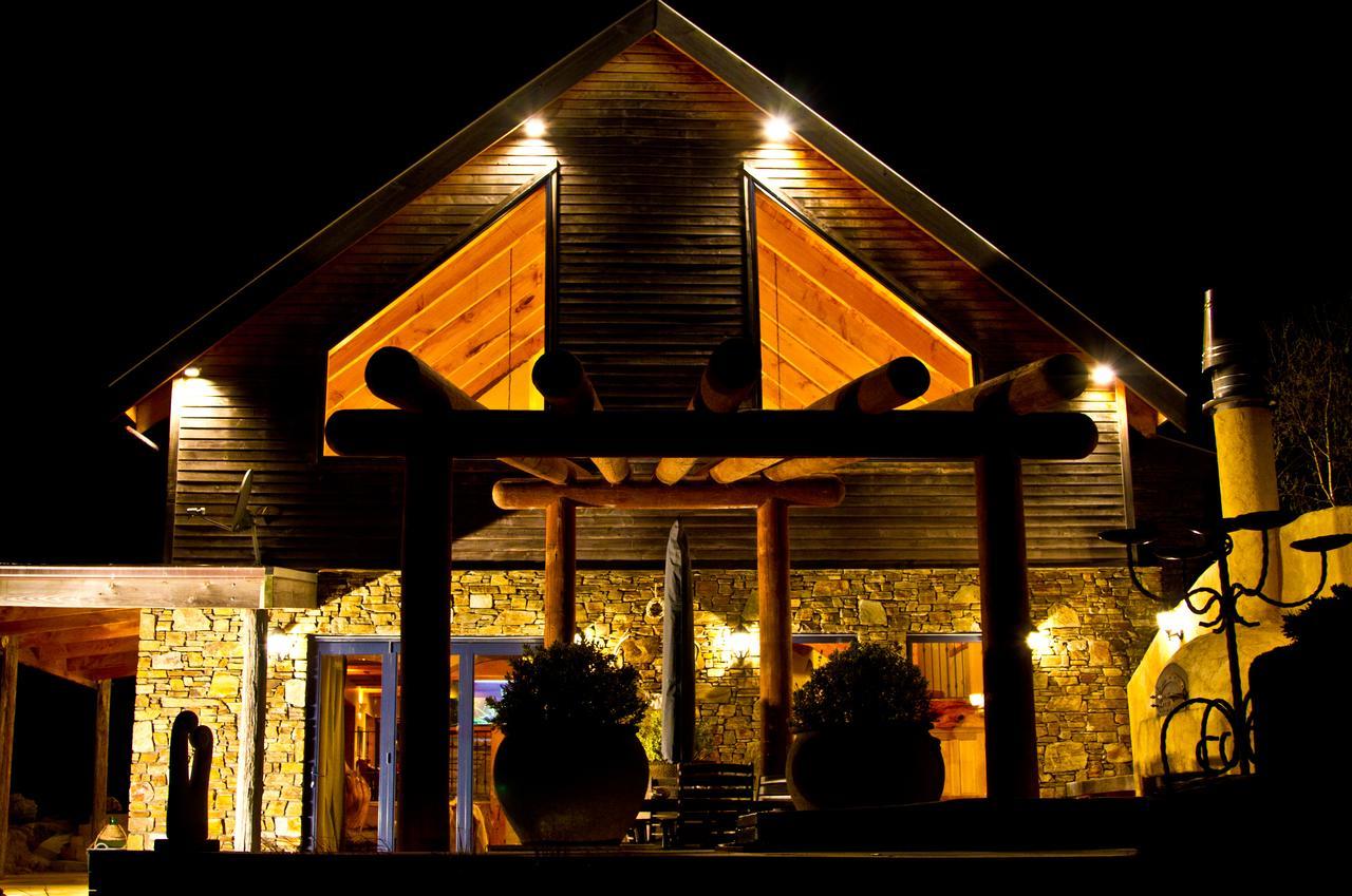 Tree House Lodge Bed & Breakfast Cheviot エクステリア 写真