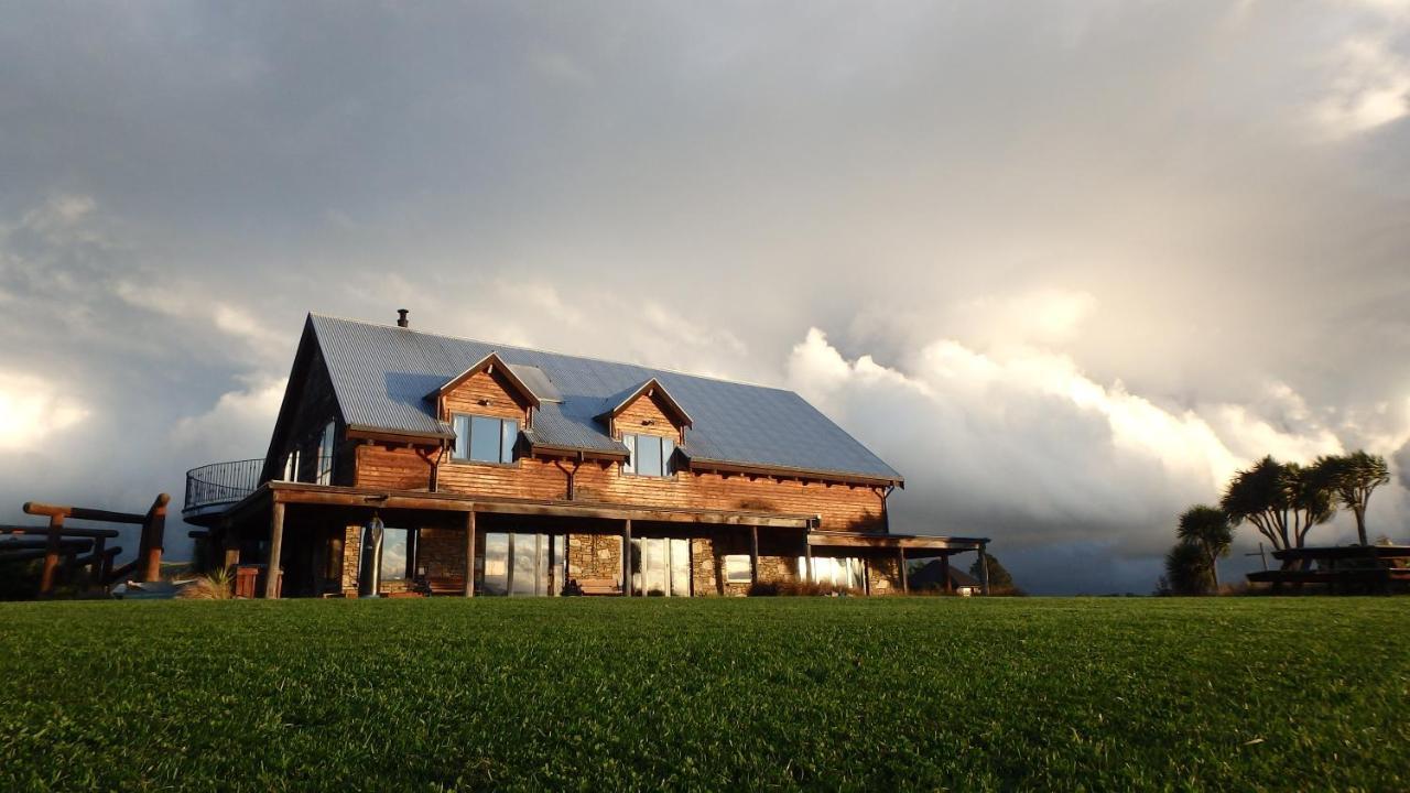 Tree House Lodge Bed & Breakfast Cheviot エクステリア 写真